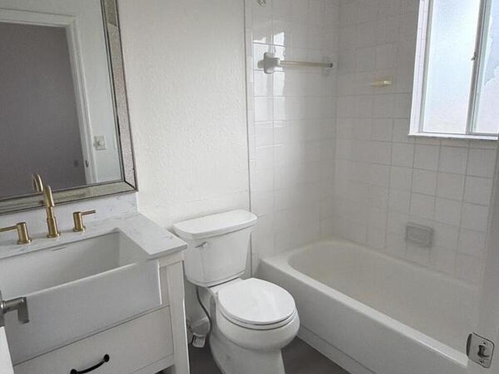 214 Seaport Boulevard, Cape Canaveral, FL 32920