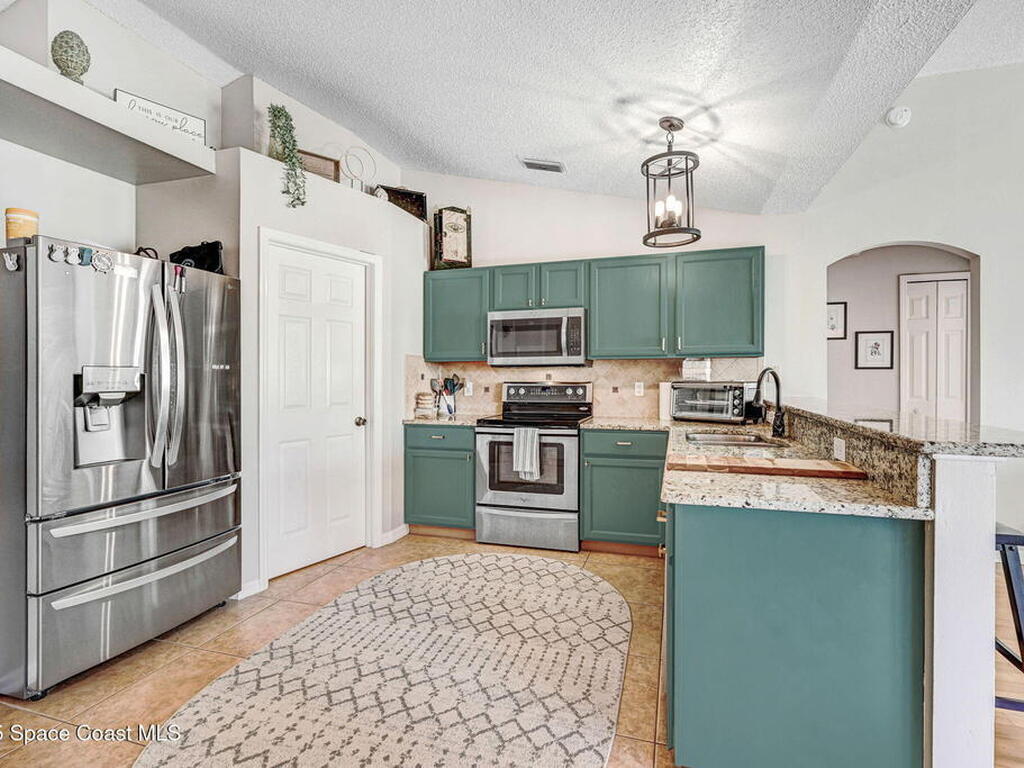 2015 Blue Ridge Avenue, Melbourne, FL 32935