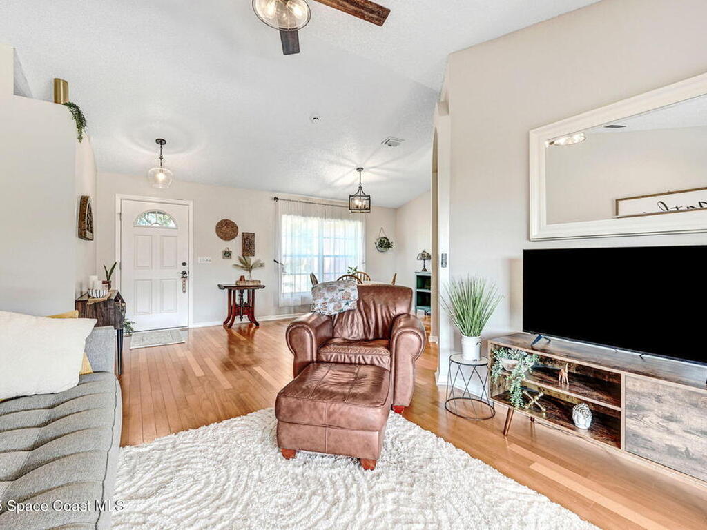 2015 Blue Ridge Avenue, Melbourne, FL 32935