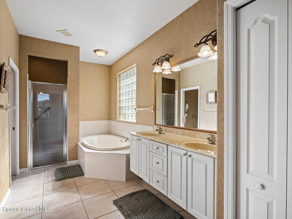 4550 Aberdeen Circle, Suntree, FL 32955