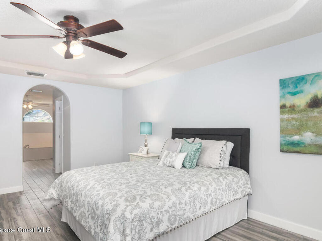 530 Sunset Lakes Drive, Merritt Island, FL 32953