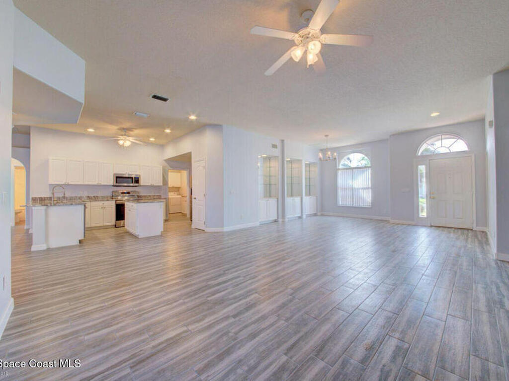 530 Sunset Lakes Drive, Merritt Island, FL 32953