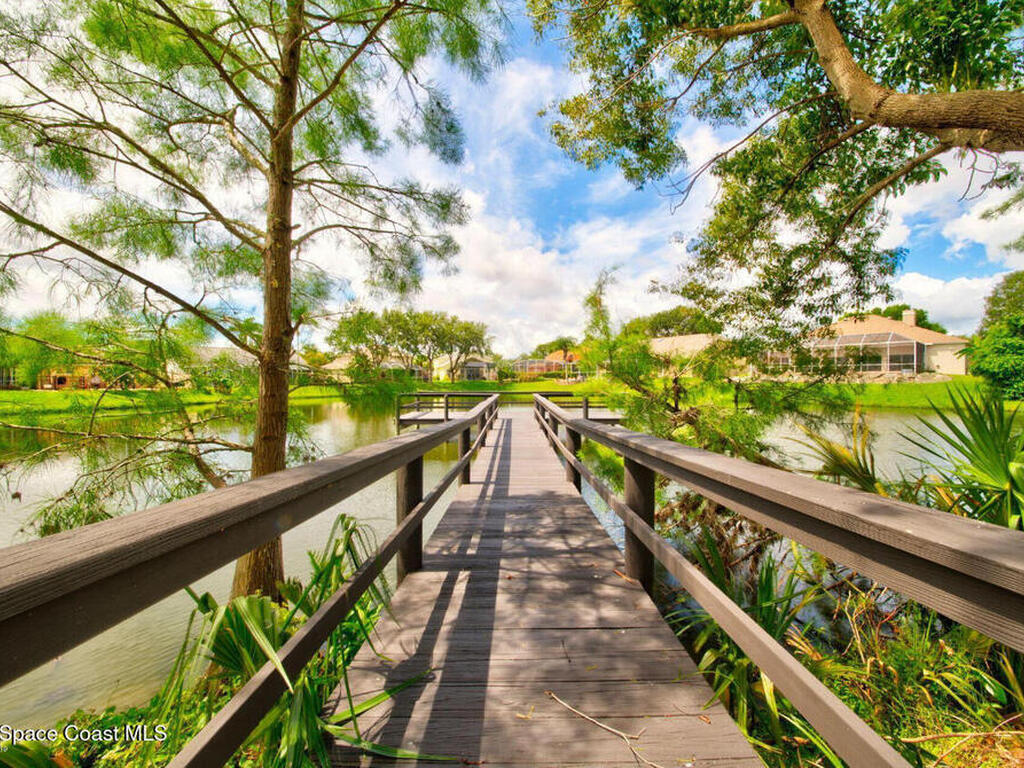 530 Sunset Lakes Drive, Merritt Island, FL 32953