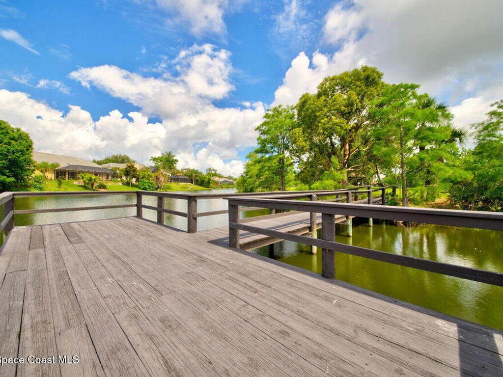 530 Sunset Lakes Drive, Merritt Island, FL 32953