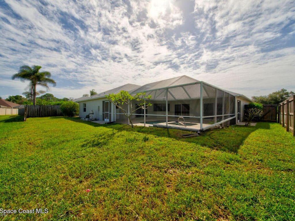 530 Sunset Lakes Drive, Merritt Island, FL 32953