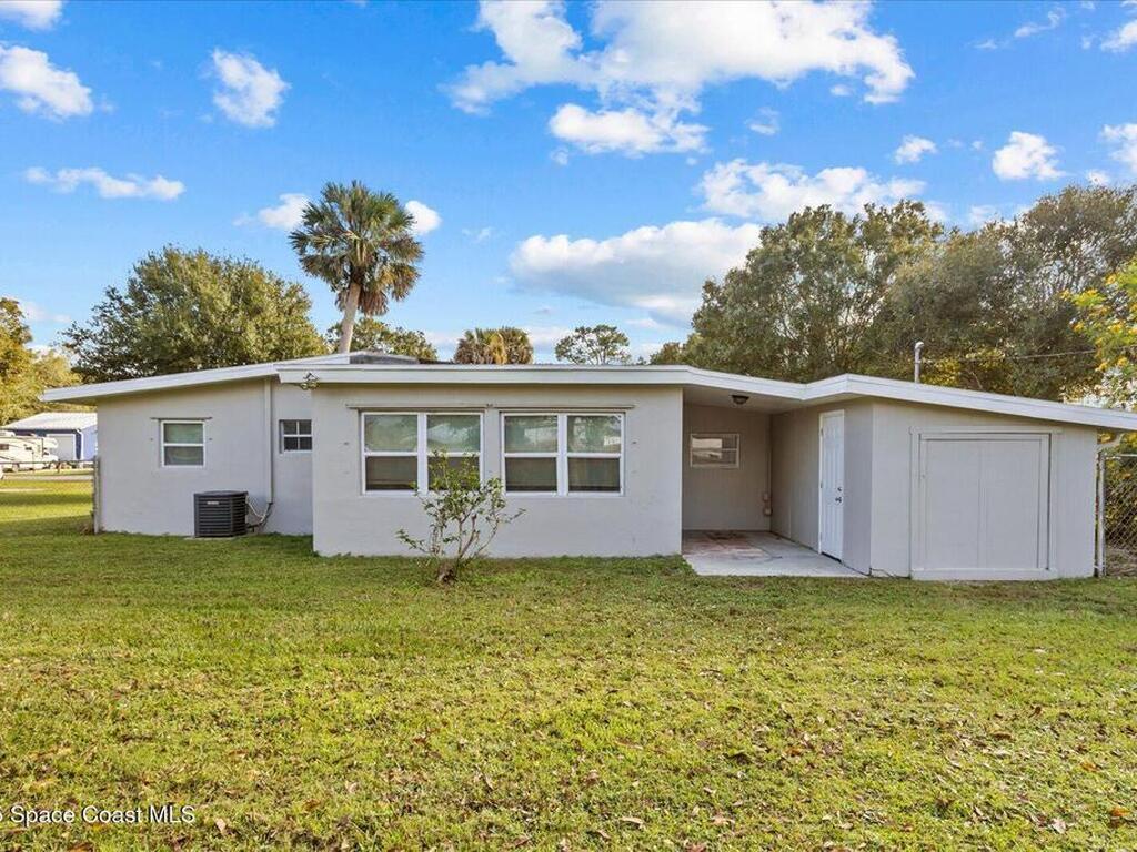 7506 Roberts Road, Fort Pierce, FL 34951