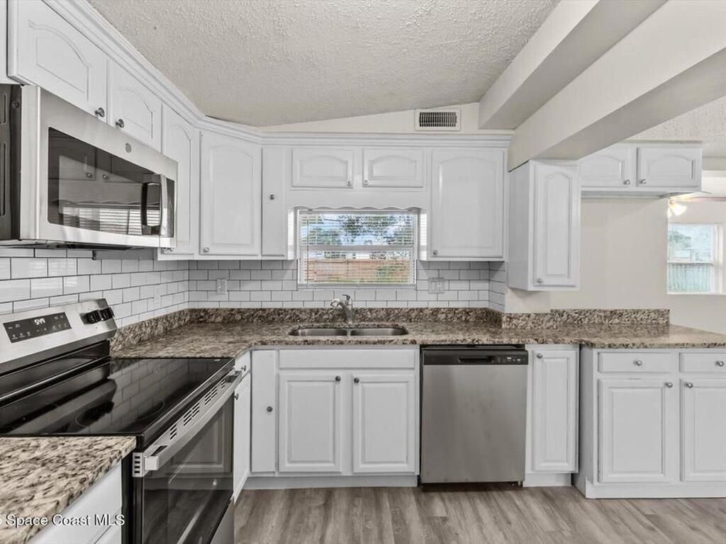 7506 Roberts Road, Fort Pierce, FL 34951