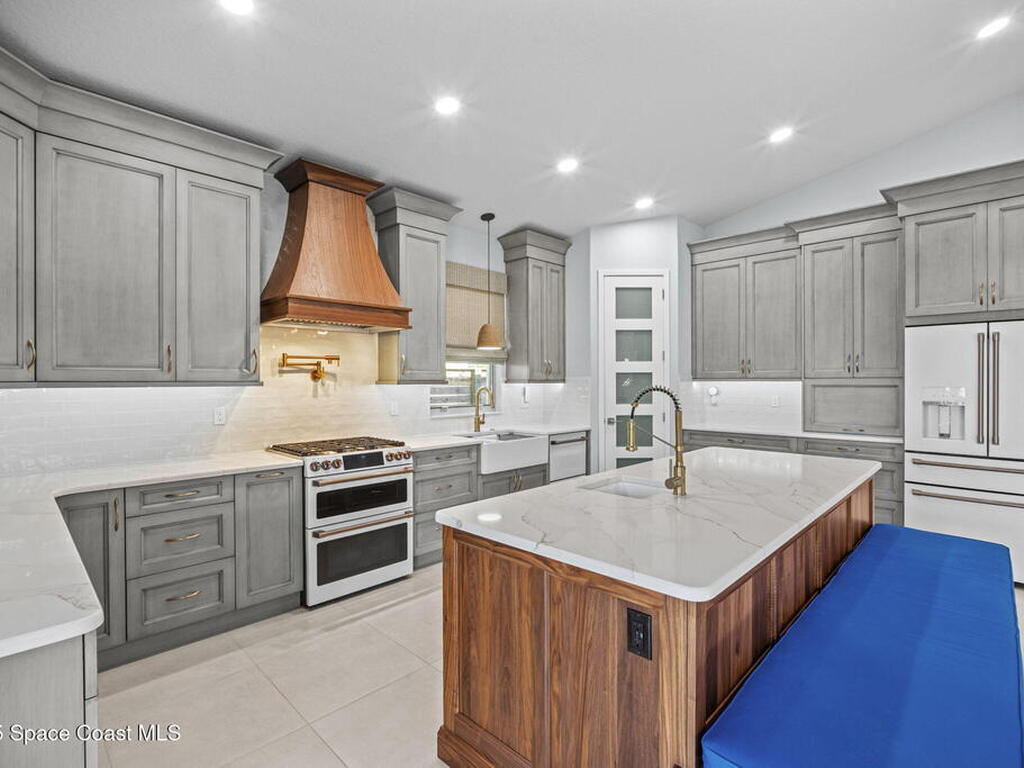 152 Indian Creek Road, Oak Hill, FL 32759