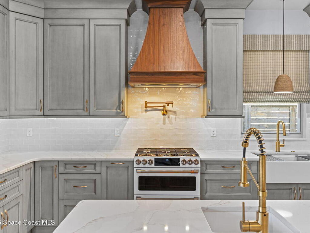 152 Indian Creek Road, Oak Hill, FL 32759