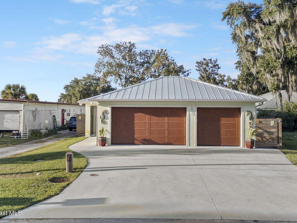 152 Indian Creek Road, Oak Hill, FL 32759