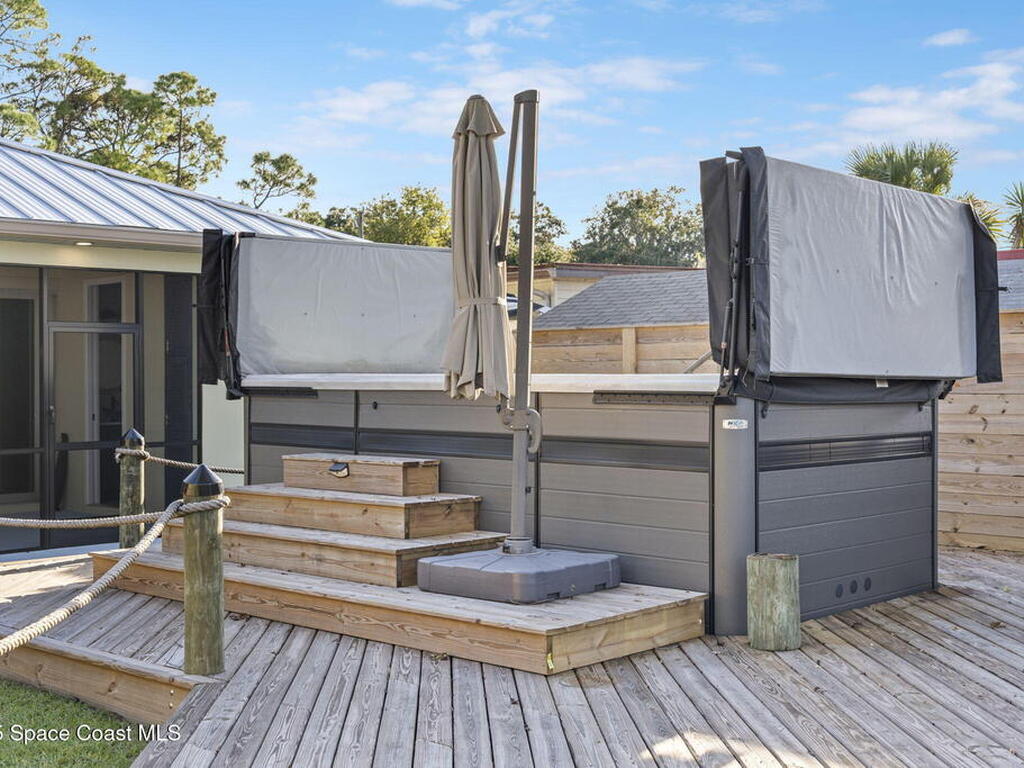 152 Indian Creek Road, Oak Hill, FL 32759