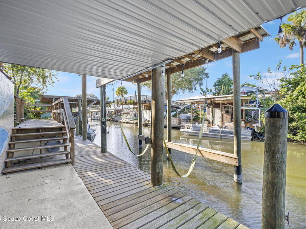 152 Indian Creek Road, Oak Hill, FL 32759