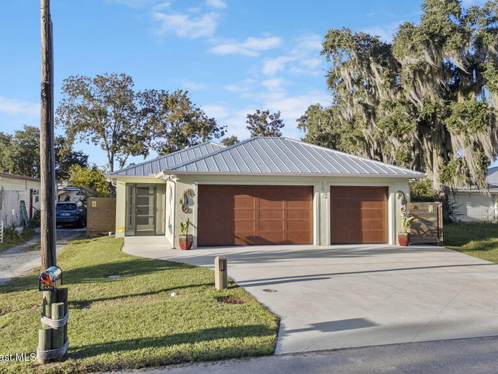 152 Indian Creek Road, Oak Hill, FL 32759