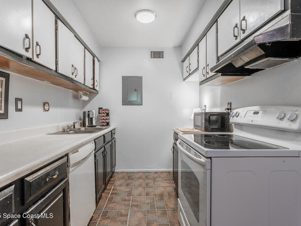 1225 N Wickham Road, Melbourne, FL 32935