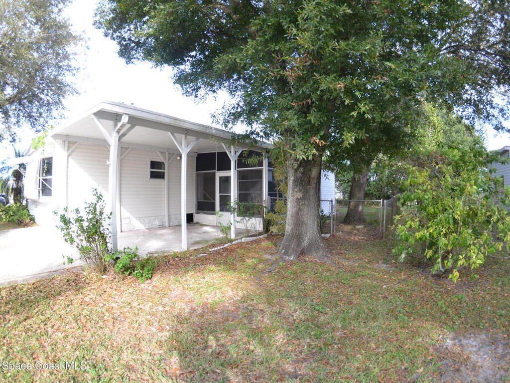 1056 Wren Circle, Barefoot Bay, FL 32976