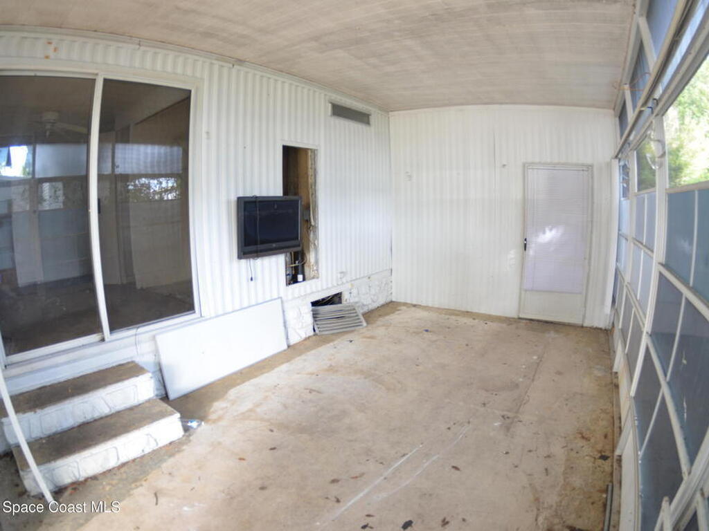 1056 Wren Circle, Barefoot Bay, FL 32976