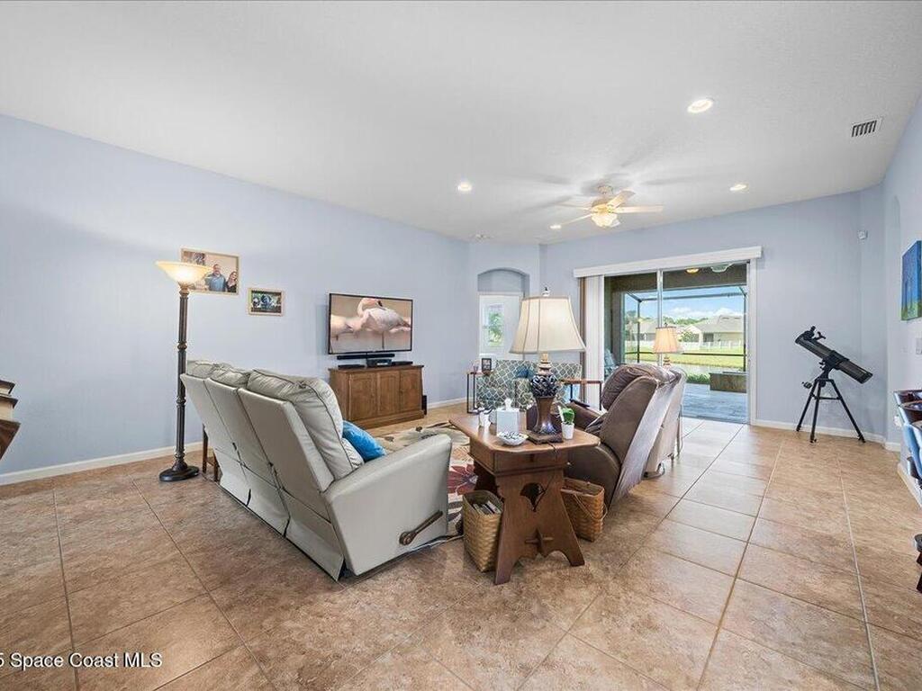 634 Easton Forest Circle, Palm Bay, FL 32909