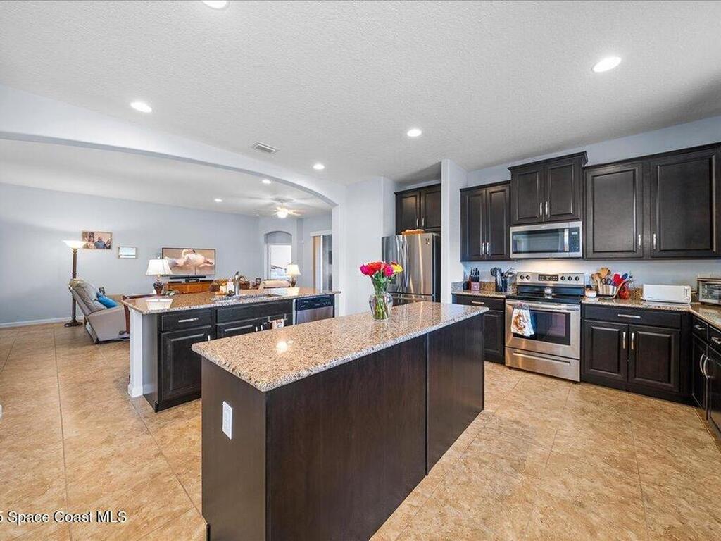 634 Easton Forest Circle, Palm Bay, FL 32909