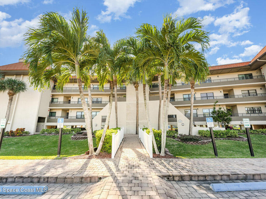 18 Marina Isles Boulevard, Indian Harbour Beach, FL 32937