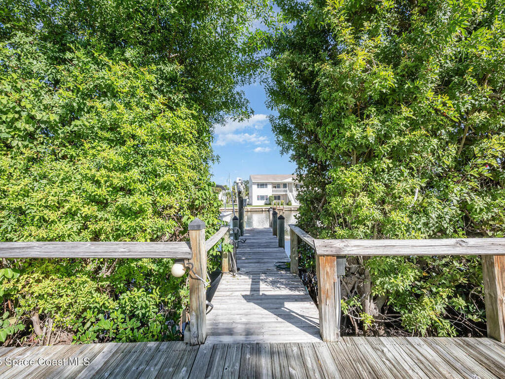 18 Marina Isles Boulevard, Indian Harbour Beach, FL 32937