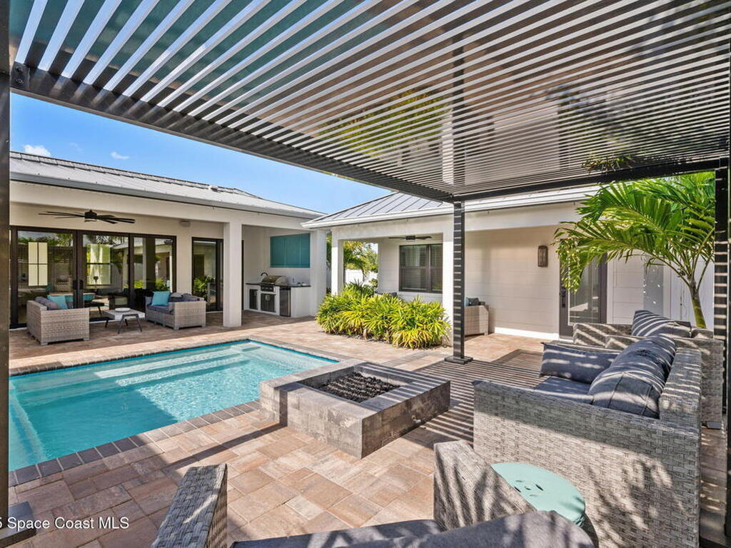 2021 S Orlando Avenue, Cocoa Beach, FL 32931