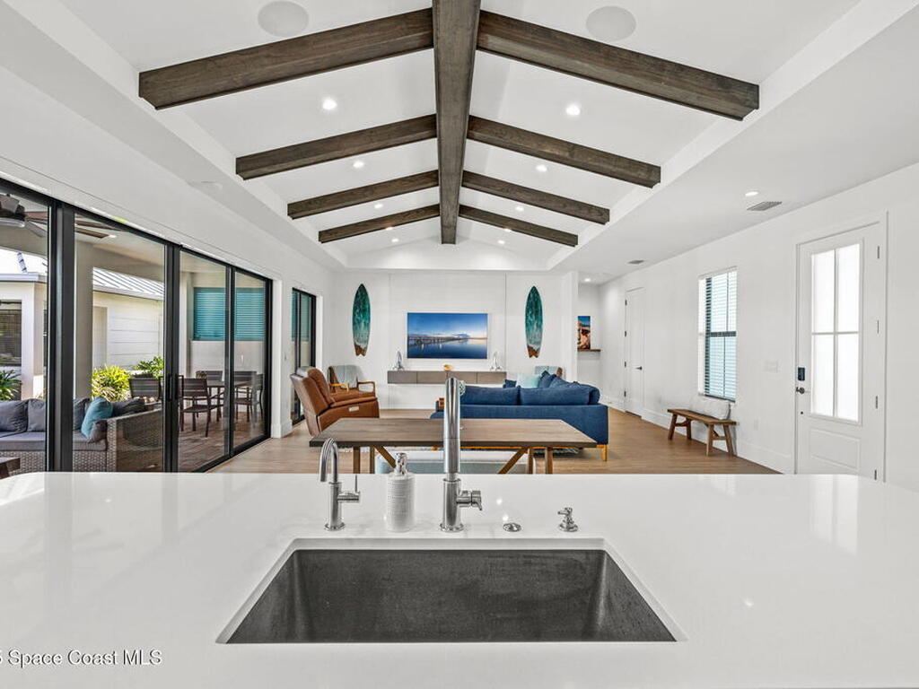 2021 S Orlando Avenue, Cocoa Beach, FL 32931