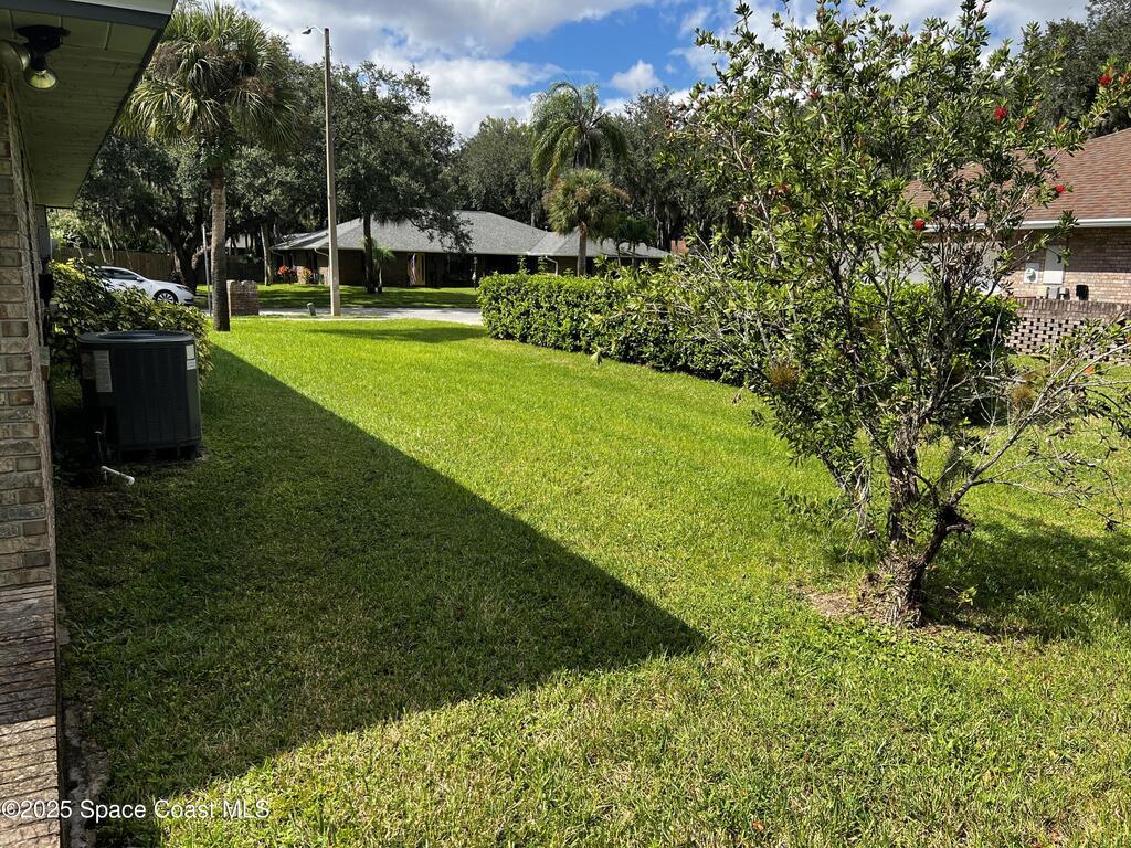 1805 Whispering Oaks Circle, Melbourne, FL 32934