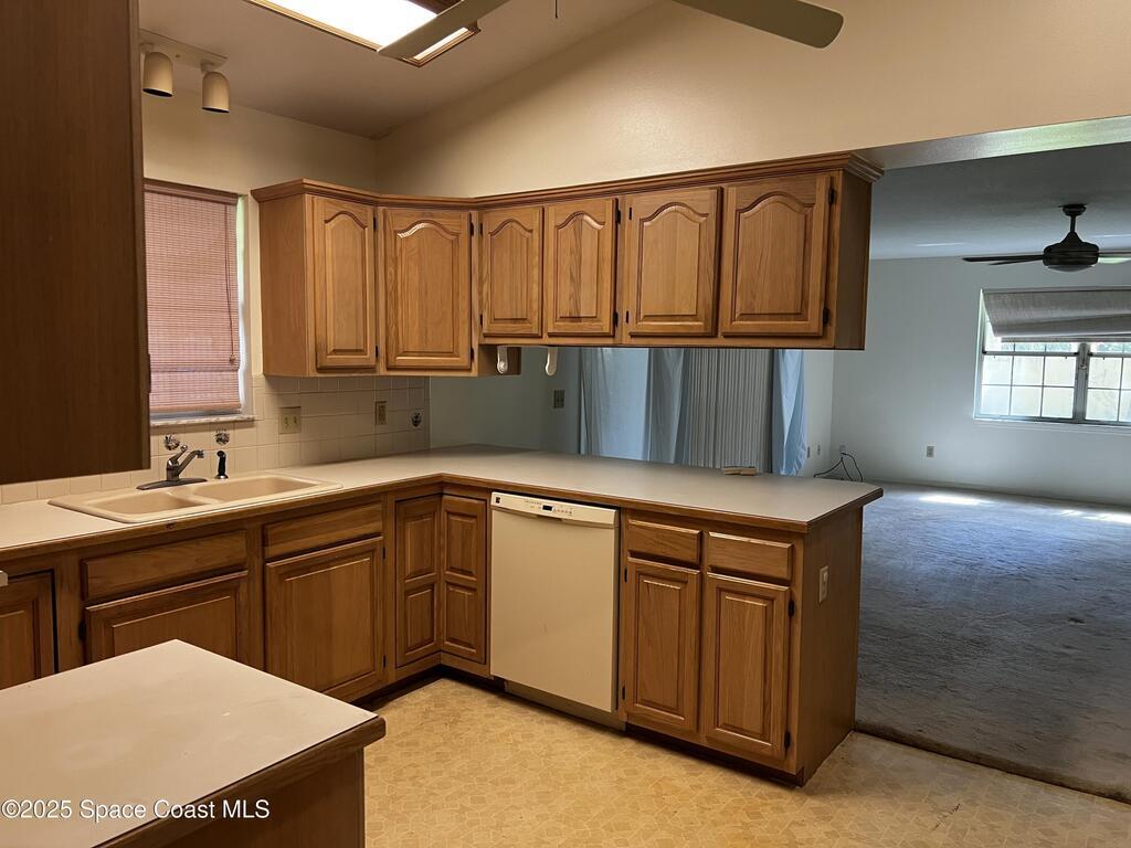 1805 Whispering Oaks Circle, Melbourne, FL 32934