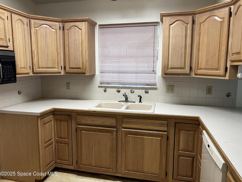 1805 Whispering Oaks Circle, Melbourne, FL 32934