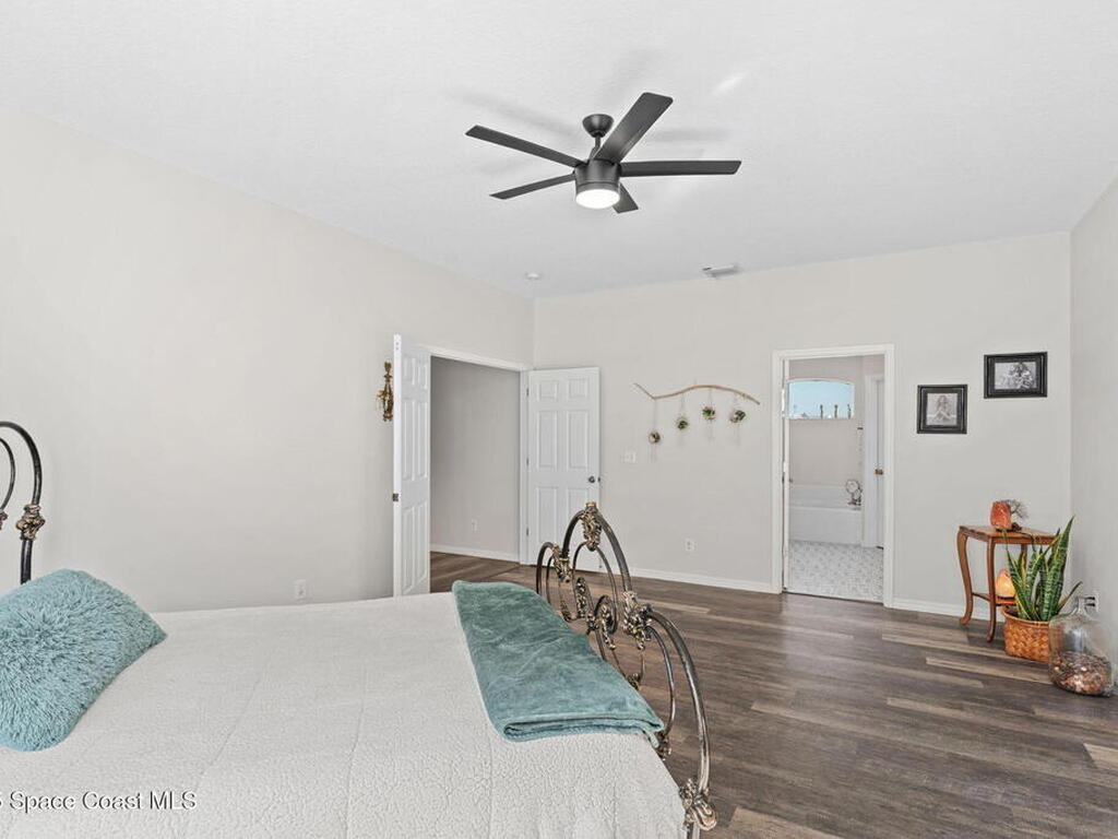 1564 S Tropical Trail, Merritt Island, FL 32952