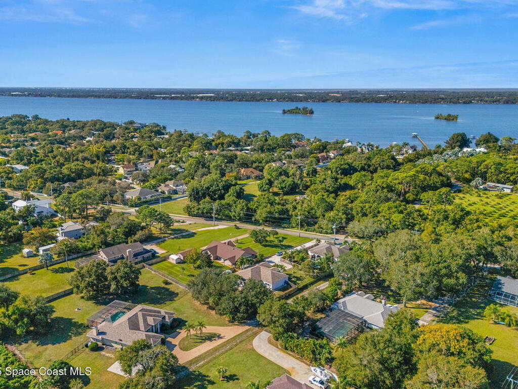 1564 S Tropical Trail, Merritt Island, FL 32952