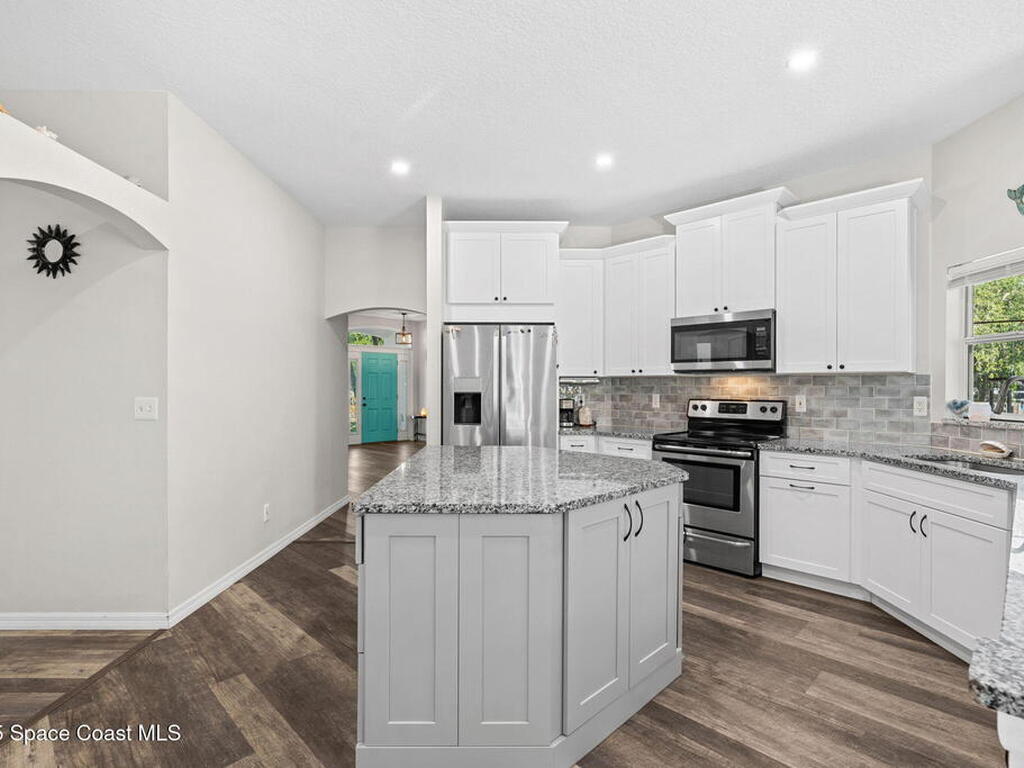 1564 S Tropical Trail, Merritt Island, FL 32952