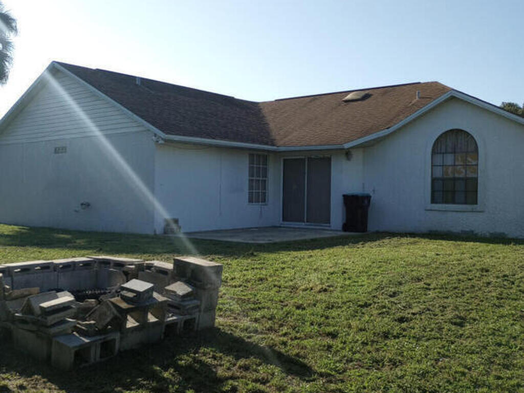 1868 Zaminder Street, Palm Bay, FL 32907