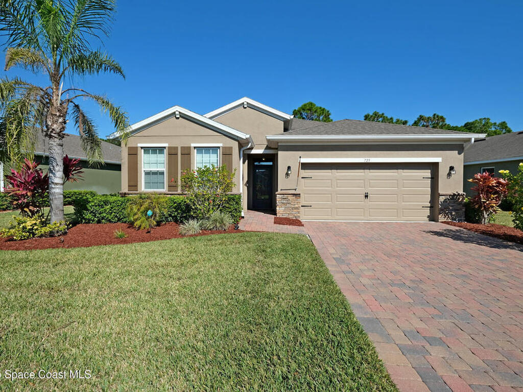 725 Remington Green Drive, Palm Bay, FL 32909