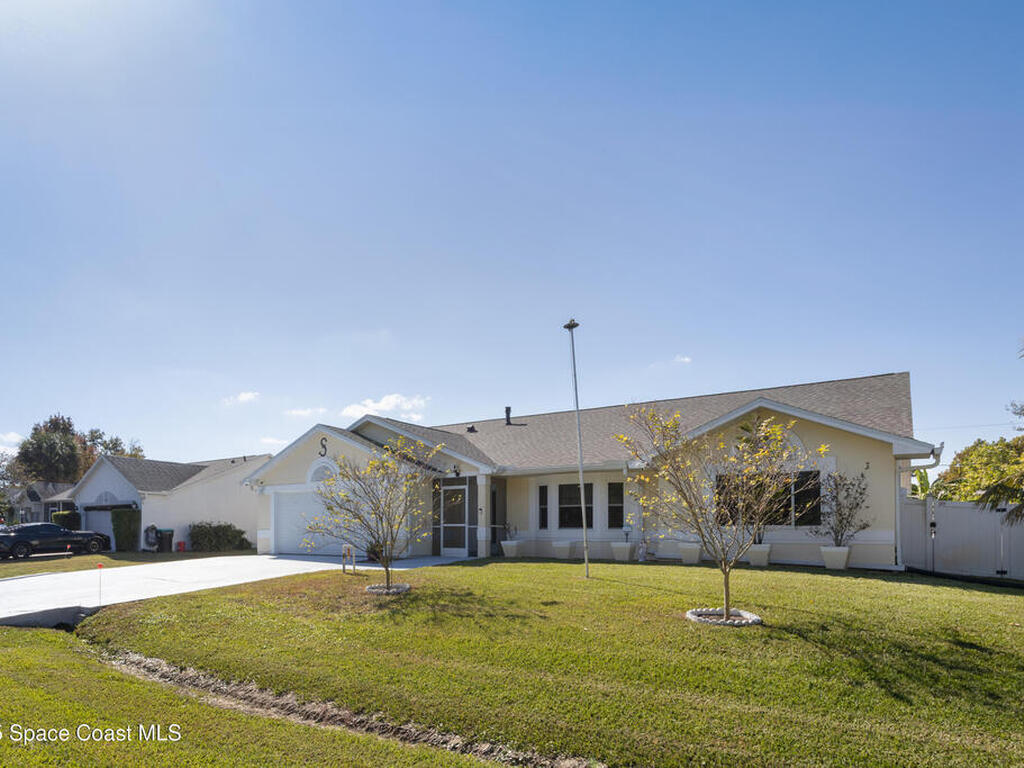 861 Seven Gables Circle, Palm Bay, FL 32909