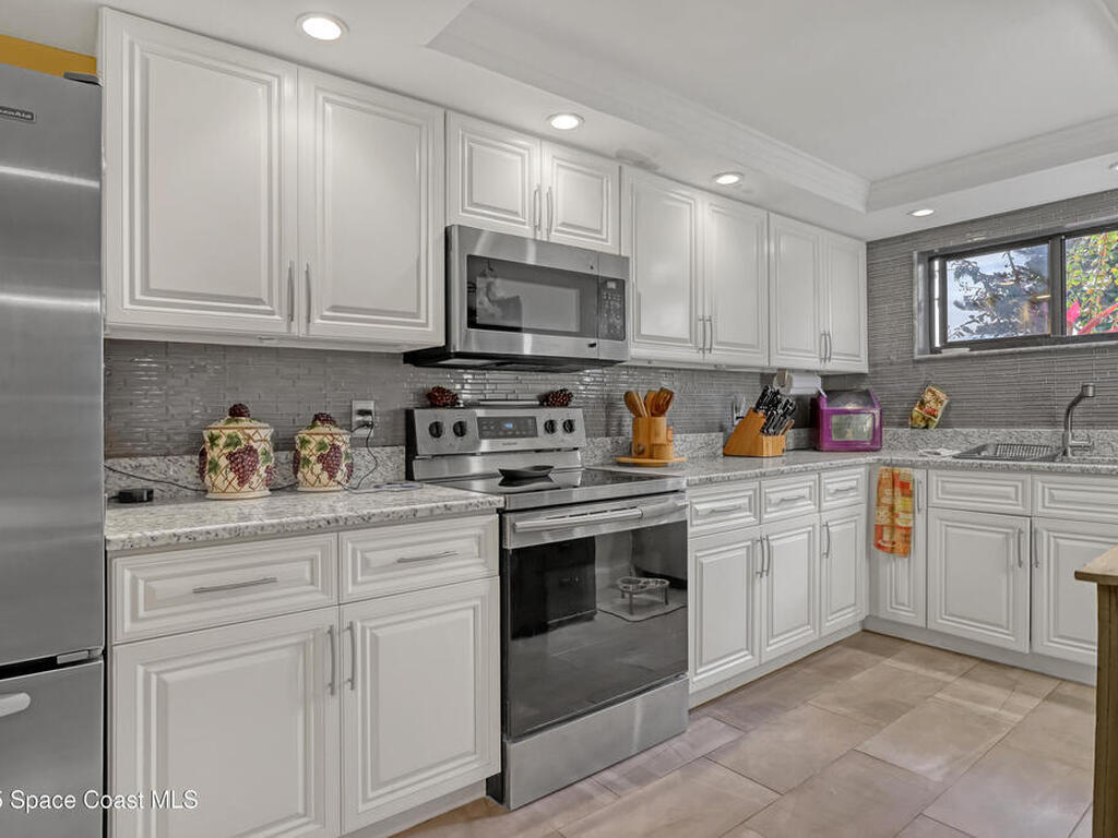 647 Cedar Side Circle, Palm Bay, FL 32905