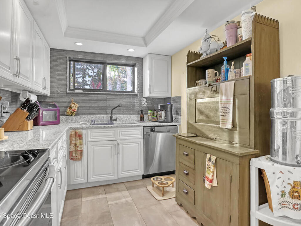 647 Cedar Side Circle, Palm Bay, FL 32905