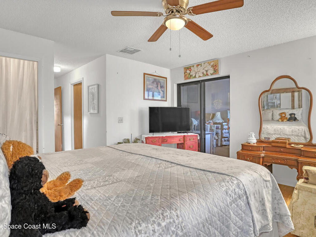 647 Cedar Side Circle, Palm Bay, FL 32905