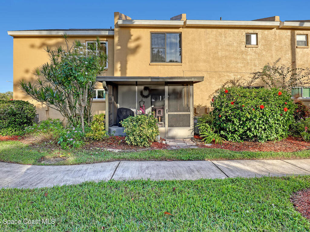 647 Cedar Side Circle, Palm Bay, FL 32905