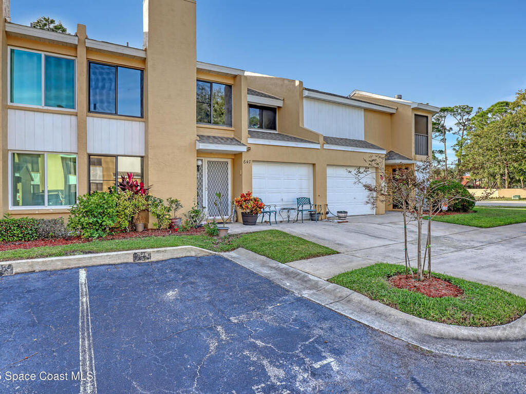647 Cedar Side Circle, Palm Bay, FL 32905