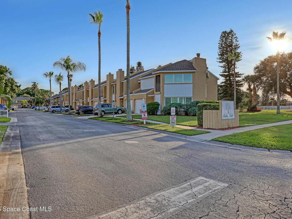 647 Cedar Side Circle, Palm Bay, FL 32905