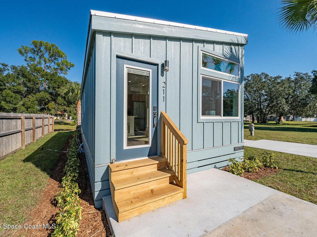 211 Teal Drive, Cocoa, FL 32926