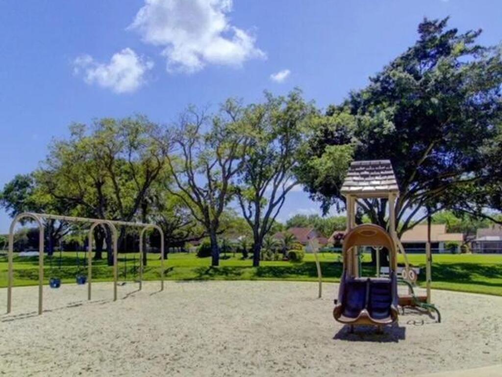 7002 70th Way, West Palm Beach, FL 33407