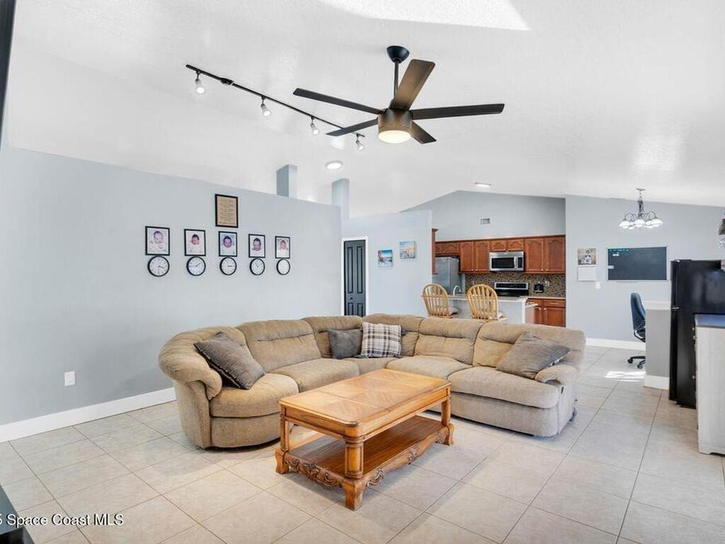 1260 Monument Avenue, Palm Bay, FL 32909