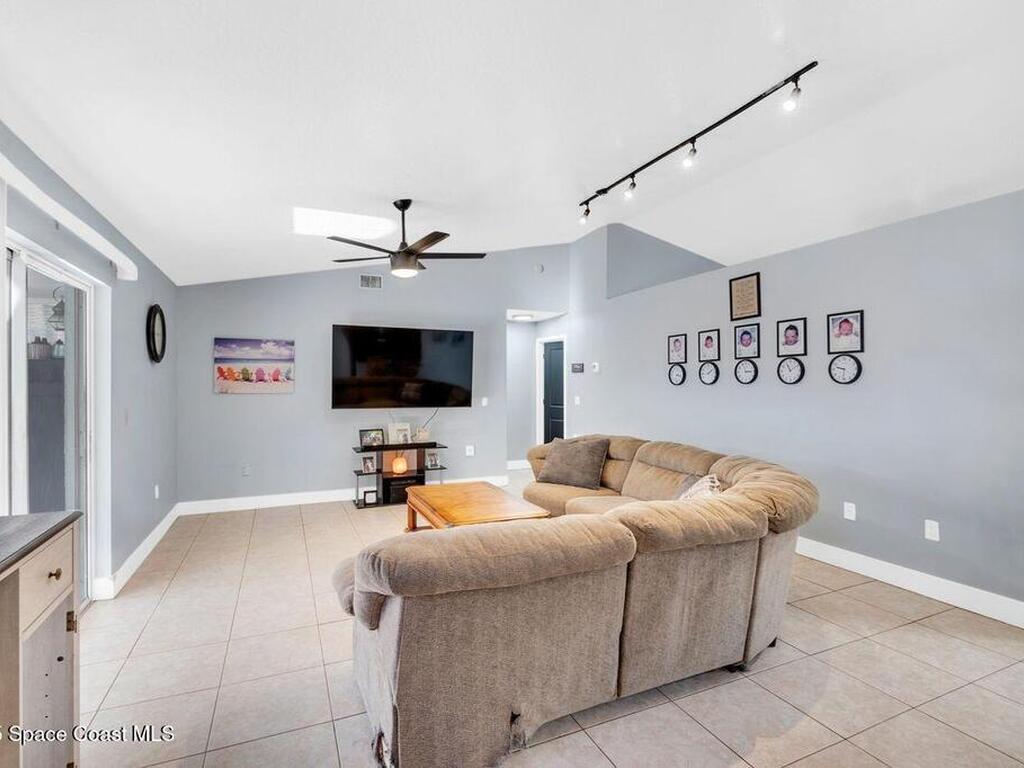 1260 Monument Avenue, Palm Bay, FL 32909