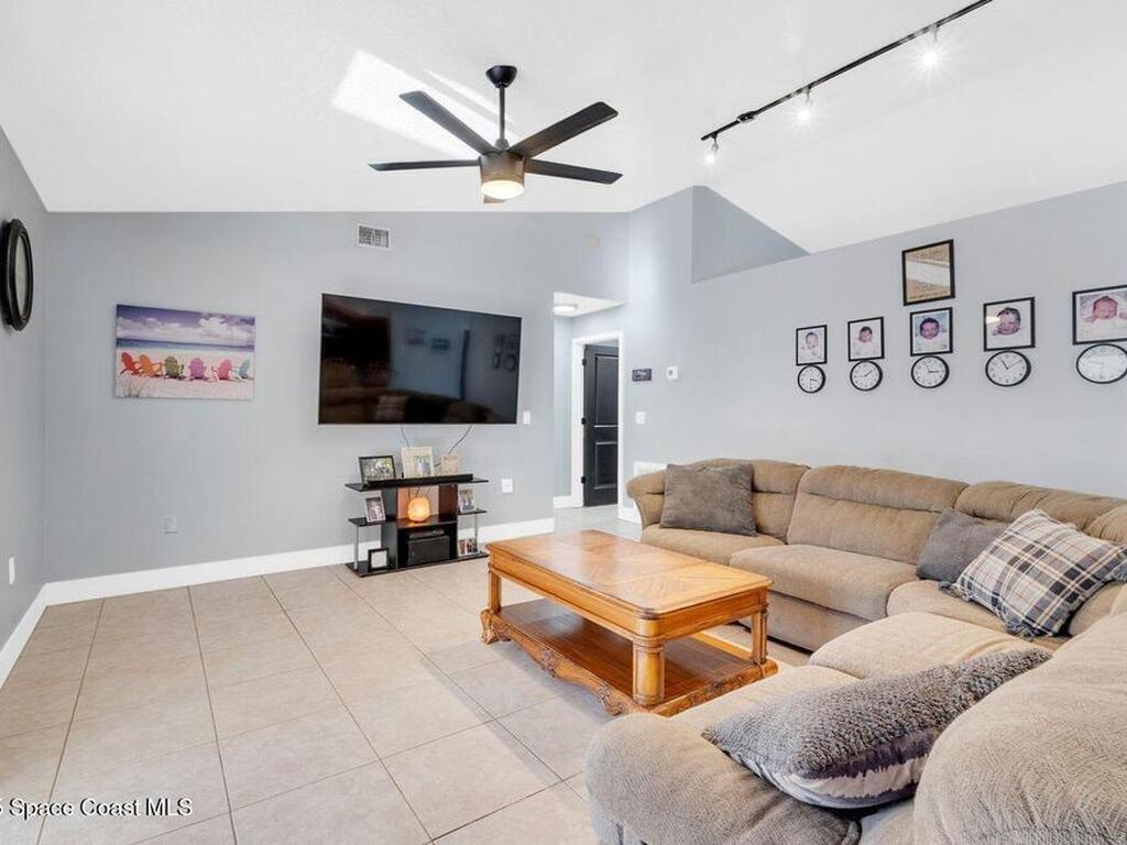 1260 Monument Avenue, Palm Bay, FL 32909