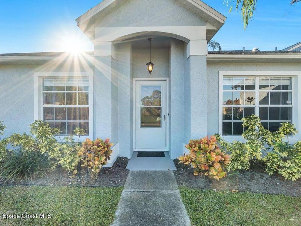 1260 Monument Avenue, Palm Bay, FL 32909