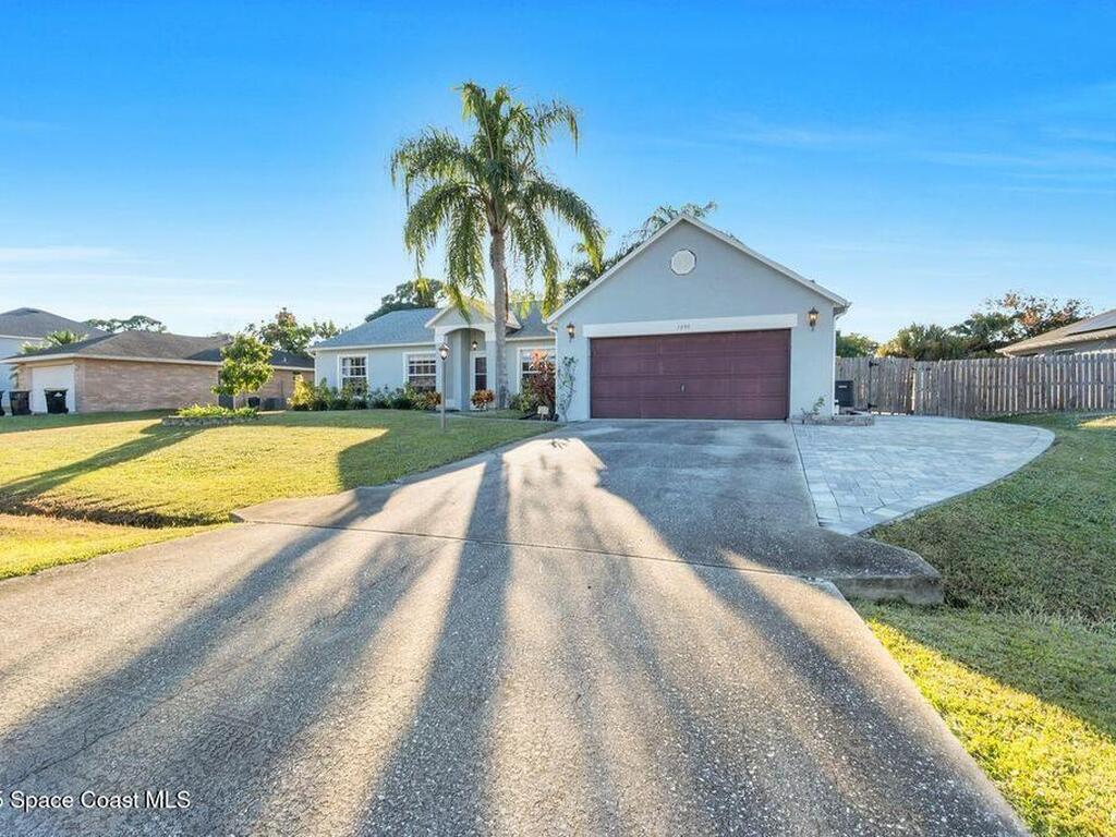1260 Monument Avenue, Palm Bay, FL 32909
