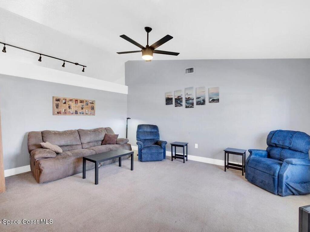 1260 Monument Avenue, Palm Bay, FL 32909