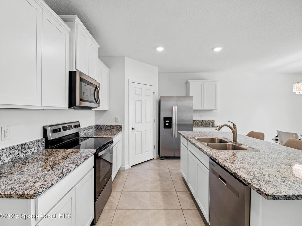 5678 Waterfall Place, Grant, FL 32949